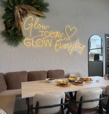 Glow Garden Cafe & Breakfast